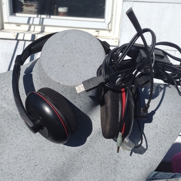 Turtle Beach Ear Force p11 Black and Red USB Headset NWOT - Picture 1 of 2